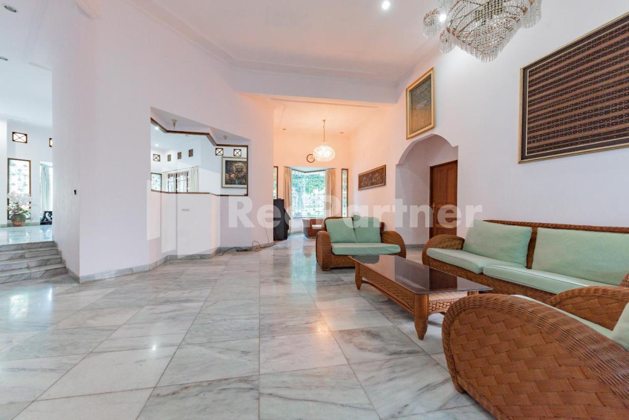 Biru Homestay Bandung Mitra Reddoorz エクステリア 写真
